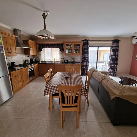 St Paul's Seaside Escape Apartment